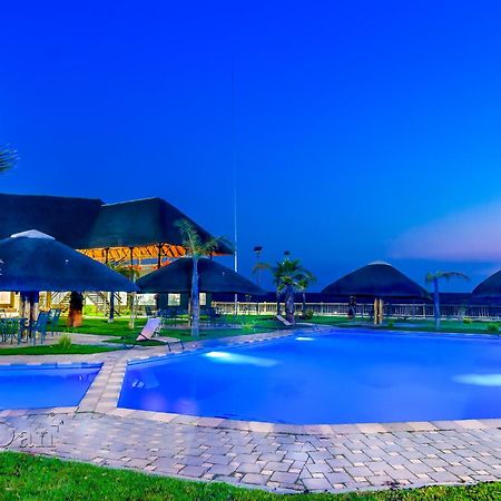 Big Valley Game Lodge Lobatse Bagian luar foto