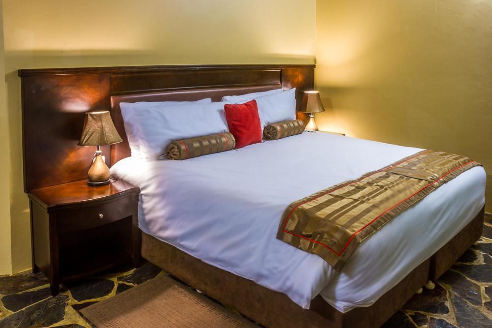 Big Valley Game Lodge Lobatse Bagian luar foto