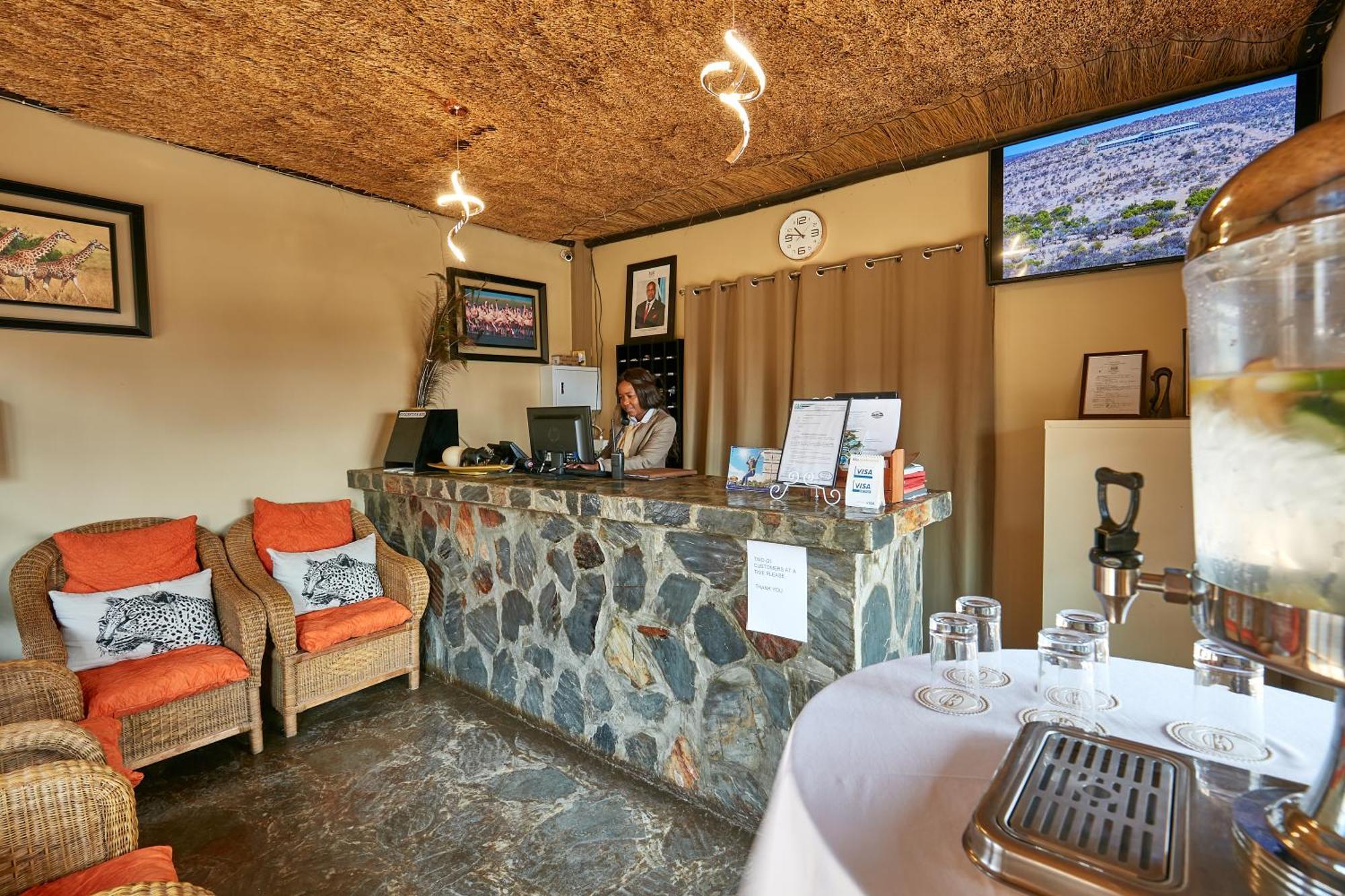 Big Valley Game Lodge Lobatse Bagian luar foto